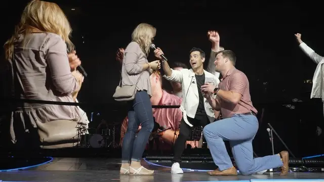 Los Jonas Brothers, testigos de una pedida de matrimonio en uno de sus conciertos