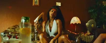 Jorja Smith en el videoclip de 'Be Honest' Jorja Smith en el videoclip de 'Be Honest'