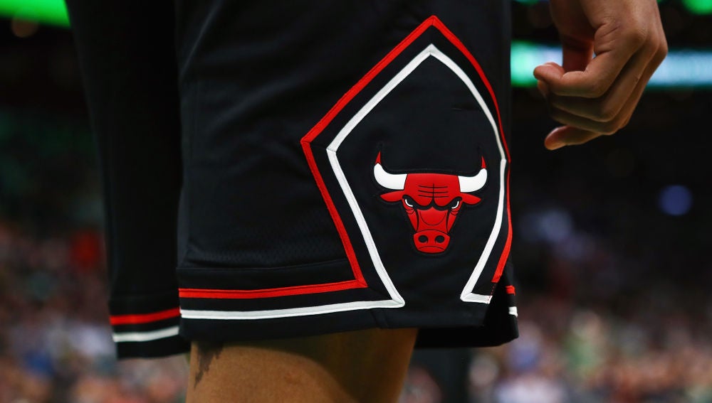 Un usuario descubre qué aparece si le das la vuelta al logo de Chicago Bulls  | Europa FM