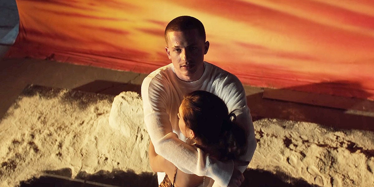 Charlie Puth en el vídeo de 'I warned myself'