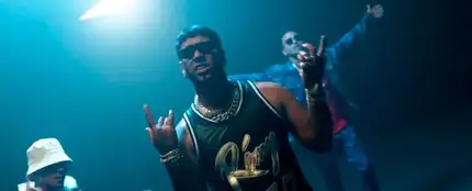 Tainy, Anuel AA y Ozuna en el videoclip de 'Adicto' Tainy, Anuel AA y Ozuna en el videoclip de 'Adicto'