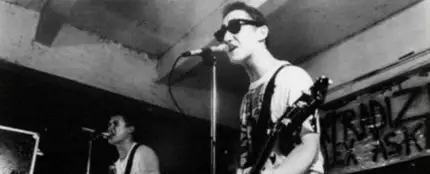 Concierto de Kortatu en el Gaztetxe de Egia, en el año 1987. Iñigo se encuentra a la derecha Concierto de Kortatu en el Gaztetxe de Egia, en el año 1987. Iñigo se encuentra a la derecha