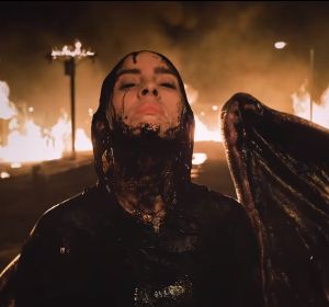 Billie Eilish en 'all the good girls go to hell' Billie Eilish en 'all the good girls go to hell'