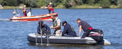 Los servicios de emergencia en las aguas del río Miño Los servicios de emergencia en las aguas del río Miño
