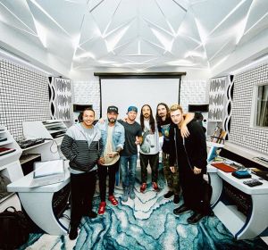 Los Backstreet Boys con Steve Aoki Los Backstreet Boys con Steve Aoki