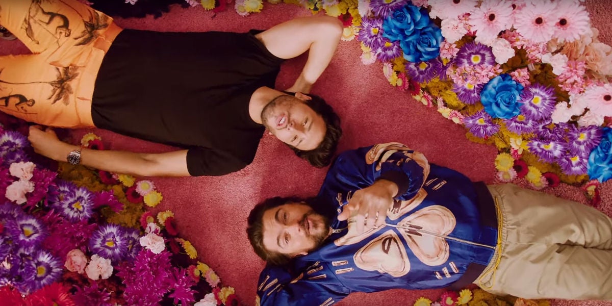 Sebastián Yatra y Juanes en el vídeo de 'Bonita'