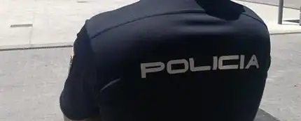 Imagen de archivo de un agente de la Policía Nacional Imagen de archivo de un agente de la Policía Nacional