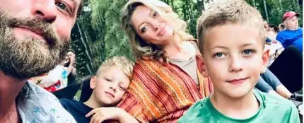 El pequeño Wiley (a la derecha) junto a sus padres y su hermano Oliver. El pequeño Wiley (a la derecha) junto a sus padres y su hermano Oliver.