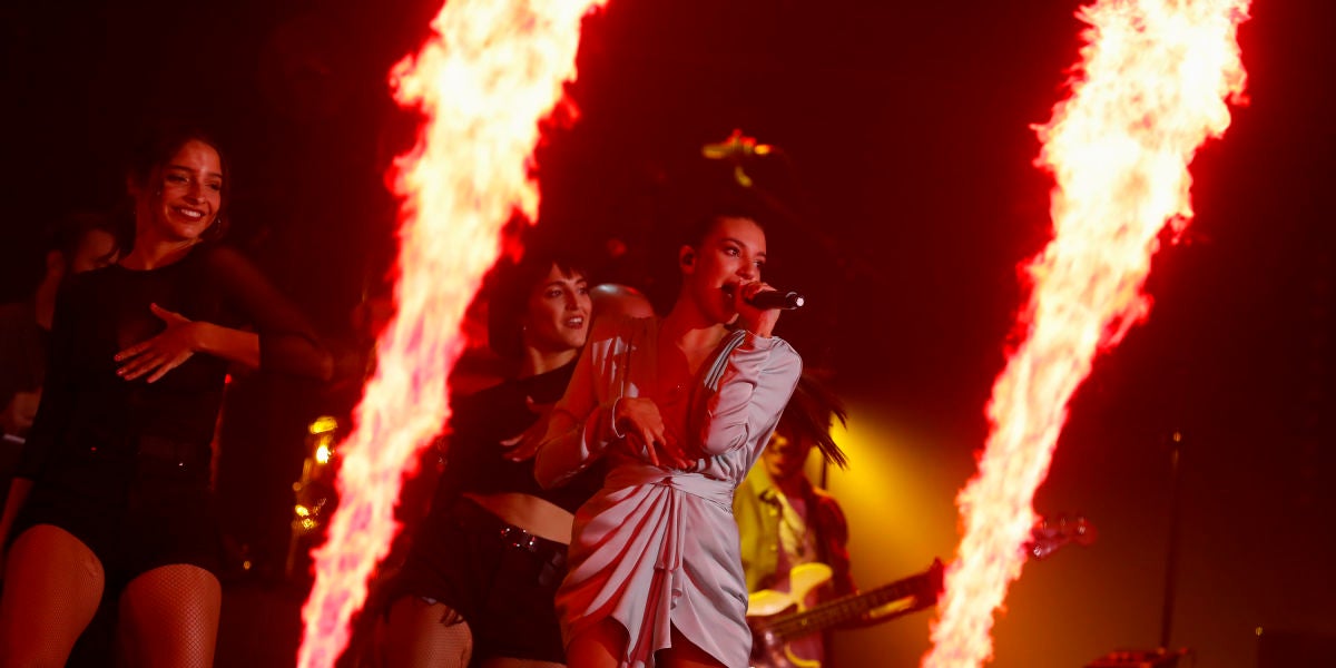 Ana Guerra durante un concierto