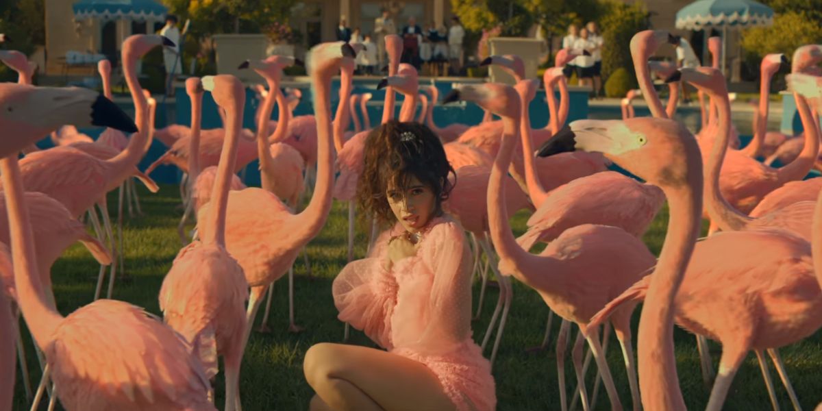 Camila Cabello en el vídeo de Liar