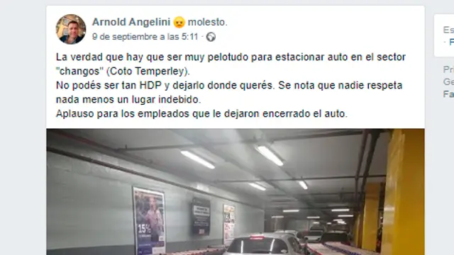 Post que muestra el coche aparcado rodeado de carritos
