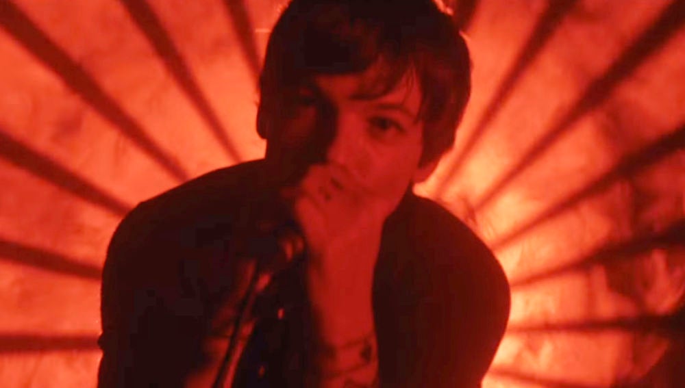 Louis Tomlinson en el videoclip de ‘Kill My Mind’