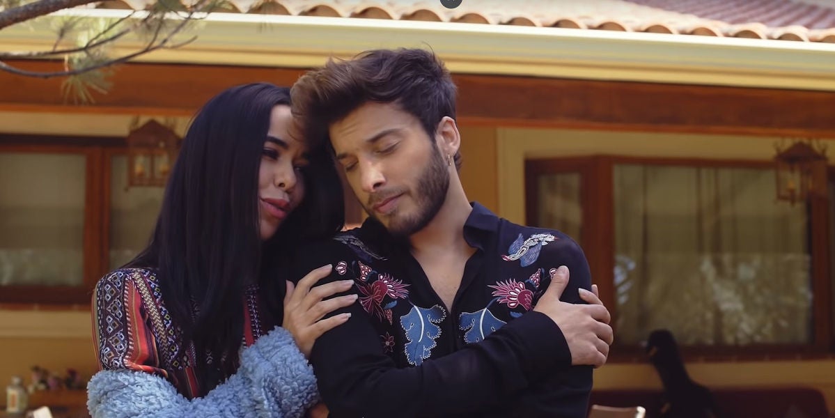 Beatriz Luengo y Blas Cantó en el vídeo de 'Algo más'