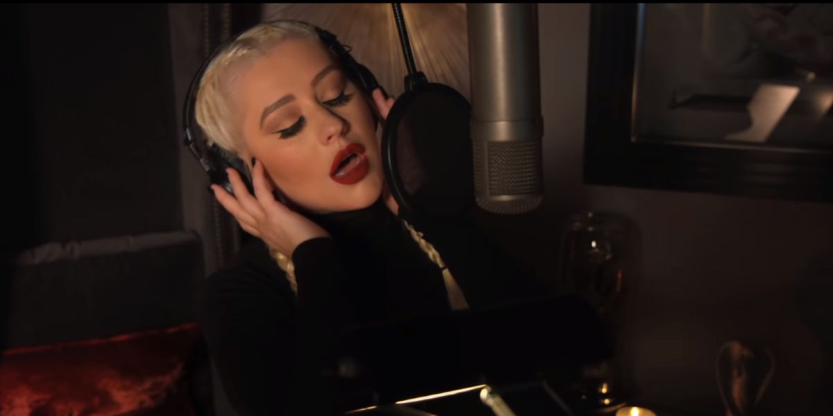 Christina Aguilera canta 'Haunted Heart' para la banda sonora de 'La Familia Addams'