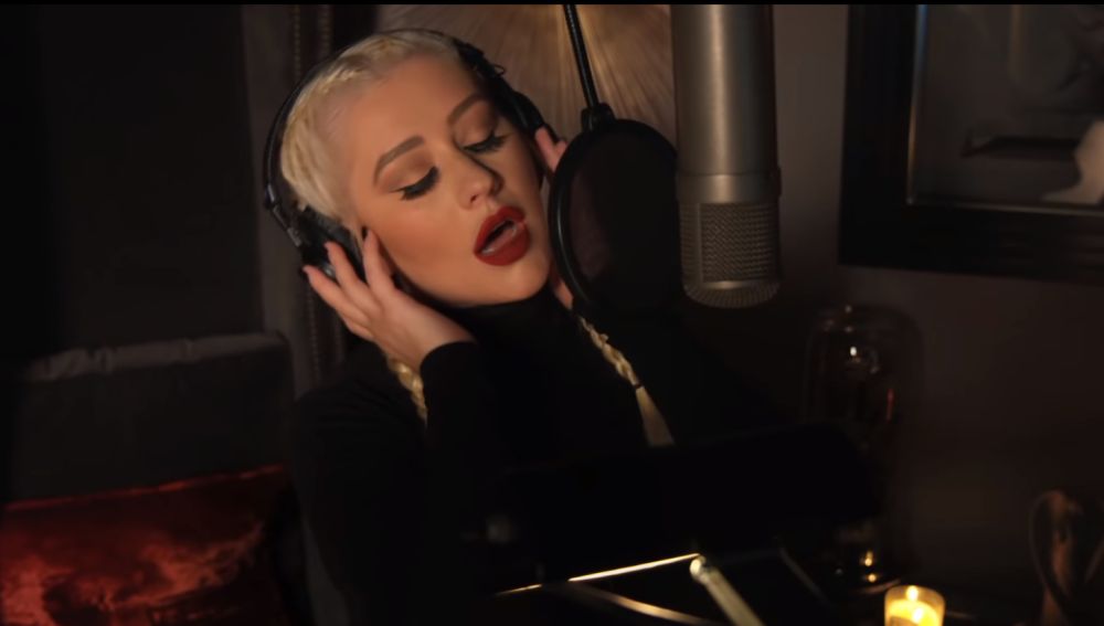 Christina Aguilera canta 'Haunted Heart' para la banda sonora de 'La Familia Addams'