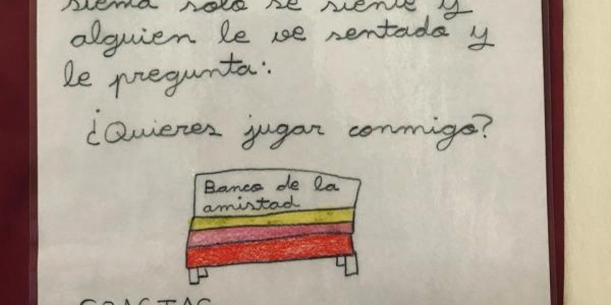 El Fernando de Rojas ya tiene su 'banco de la amistad'