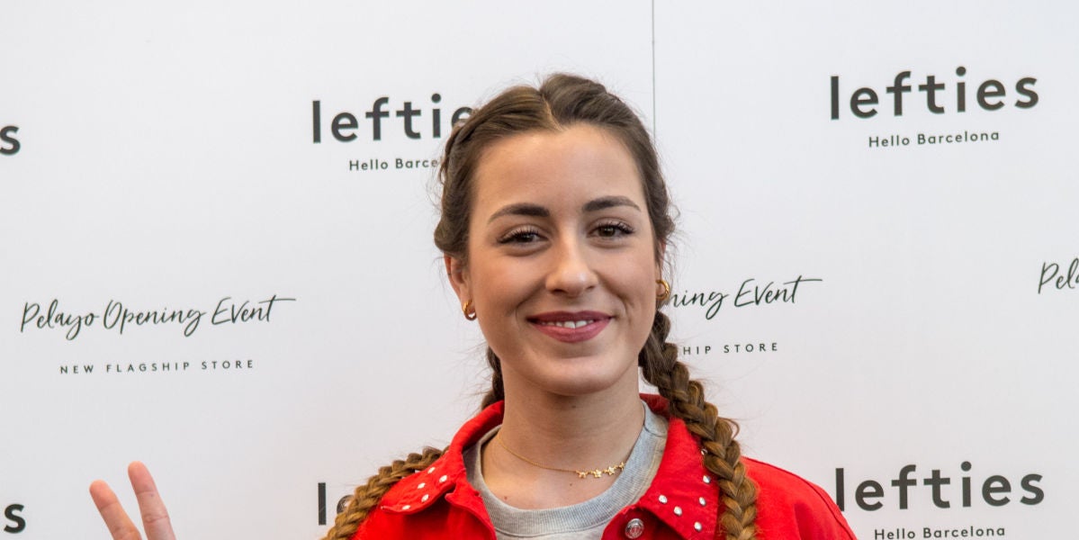 Paula Gonu posando en un evento