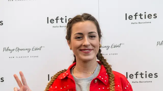 Paula Gonu posando en un evento