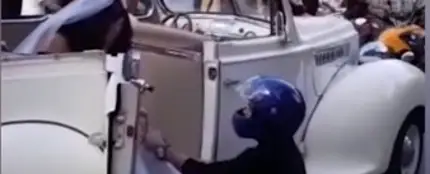 El momento en el que un hombre trata de impedir la boda de su expareja El momento en el que un hombre trata de impedir la boda de su expareja