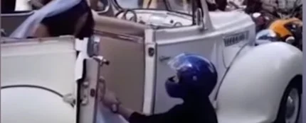 El momento en el que un hombre trata de impedir la boda de su expareja El momento en el que un hombre trata de impedir la boda de su expareja