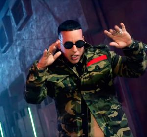 Daddy Yankee en el vídeo de 'Que tire pa' lante' Daddy Yankee en el vídeo de 'Que tire pa' lante'
