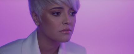 Alba Reche en el videoclip de 'Caronte'