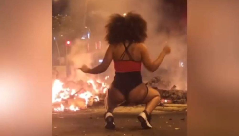 Un frame del vídeo de la joven haciendo 'twerking' Barcelona 