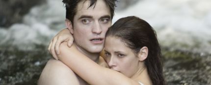 Robert Pattinson y Kristen Stewart como Bella y Edward en &#39;Crepúsculo&#39;