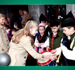 La mirada de una niña asturiana a Leonor que está revolucionando las redes sociales La mirada de una niña asturiana a Leonor que está revolucionando las redes sociales