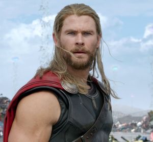 Chris Hemsworth como Thor Chris Hemsworth como Thor