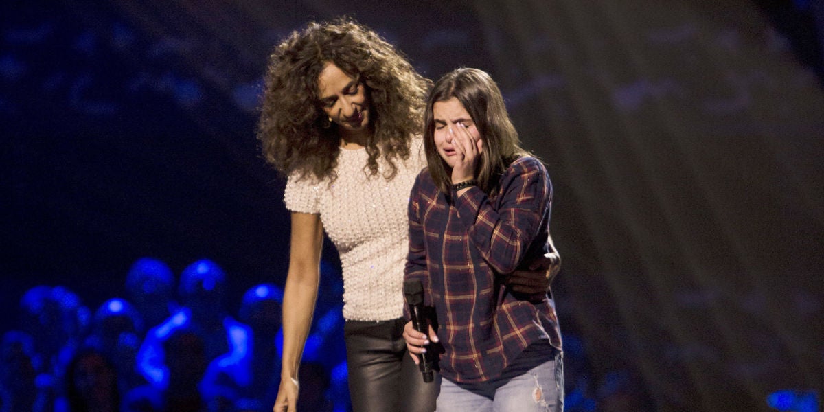 El momento en el que Marta Pérez se queda sin voz al ver girarse a Rosario Flores en las Audiciones a ciegas de ‘La Voz Kids’
