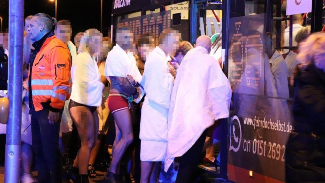 Desalojan a 350 personas de un club de swingers en plena orgía Europa FM imagen foto imagen