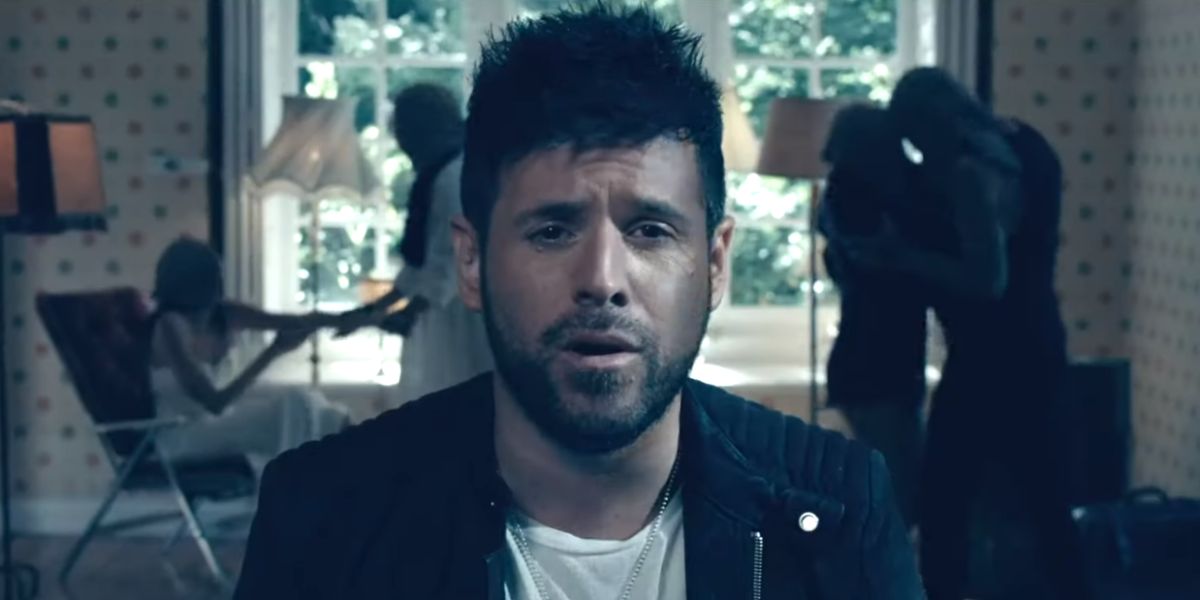 Pablo López en el videoclip de 'Mama No'