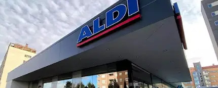Imagen de archivo de la entrada a un supermercado Aldi en Madrid Imagen de archivo de la entrada a un supermercado Aldi en Madrid