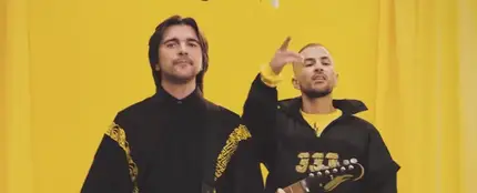 Juanes y Crudo Means Raw en el videoclip de 'Aurora' Juanes y Crudo Means Raw en el videoclip de 'Aurora'