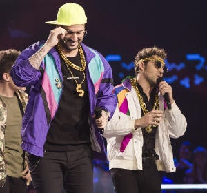 Melendi y Bisbal disfrazados de raperos en el último Asalto de ‘La Voz Kids’ Melendi y Bisbal disfrazados de raperos en el último Asalto de ‘La Voz Kids’