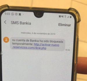 Un SMS de Bankia que informa del bloqueo de su cuenta, la nueva estafa en la que no debes picar Un SMS de Bankia que informa del bloqueo de su cuenta, la nueva estafa en la que no debes picar