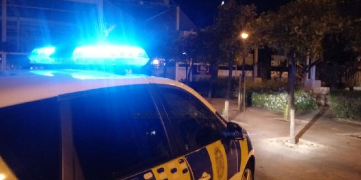 Imagen de archivo de un coche de la Policía local de Sevilla