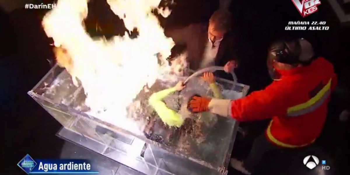 El enorme susto en 'El Hormiguero 3.0' durante el experimento de 'agua ardiente' con Marron