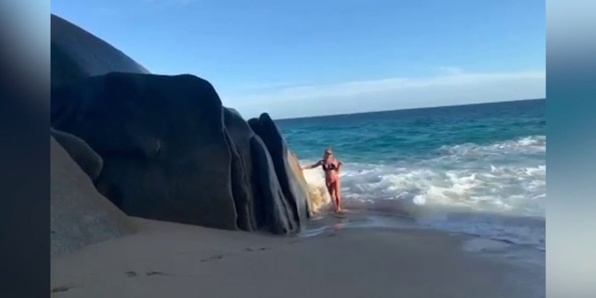Posando para una foto en la playa