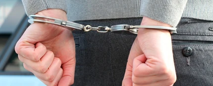Un hombre es detenido por agredir sexualmente a su hija Un hombre es detenido por agredir sexualmente a su hija