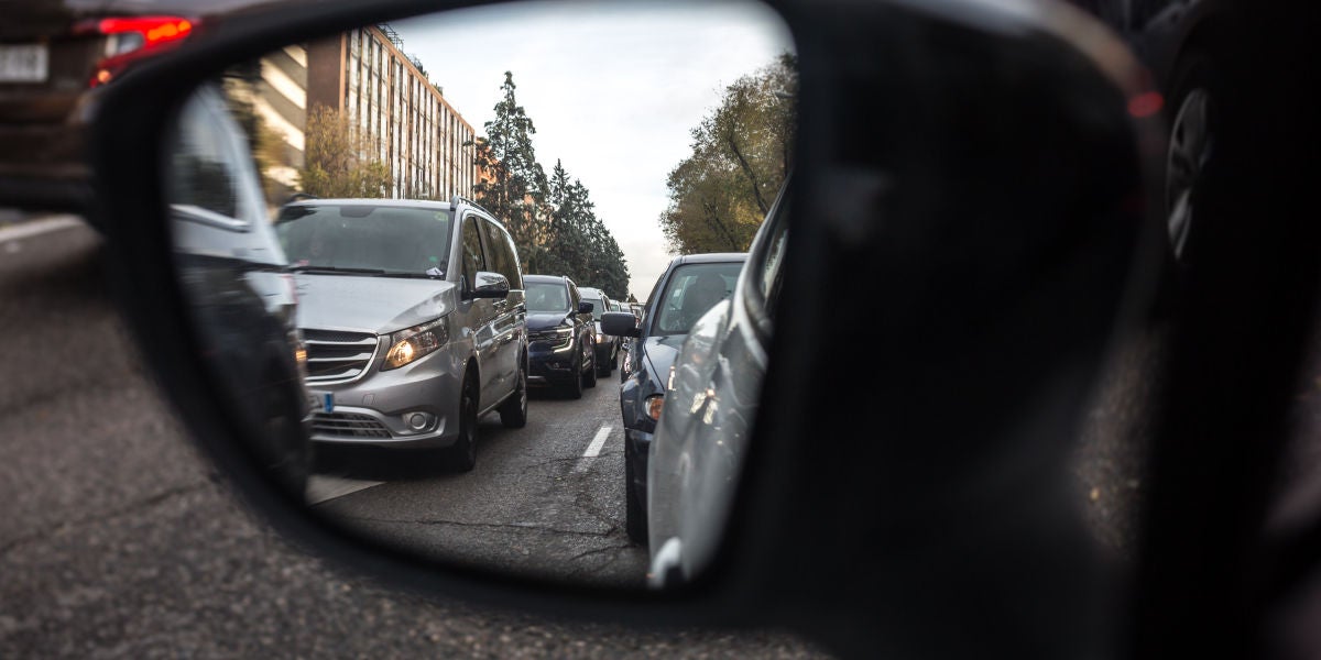 En España hay más de 33 millones de vehículos en circulación y los atasco son el día a día en las ciudades