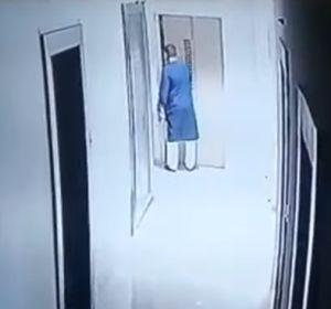 Un hombre muere al caer por el hueco del ascensor Un hombre muere al caer por el hueco del ascensor
