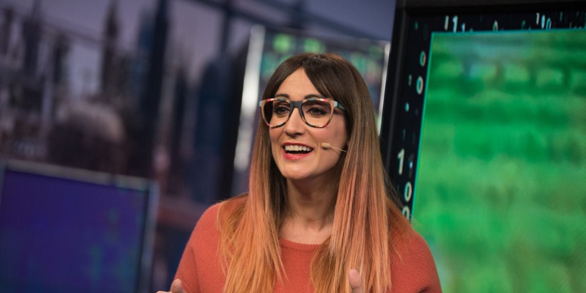 Ana Morgade enseña a Roberto Bautista en 'El Hormiguero 3.0' una clase maestra de hacer bromas