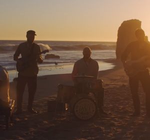 Coldplay en el videoclip de 'Everyday Life' Coldplay en el videoclip de 'Everyday Life'