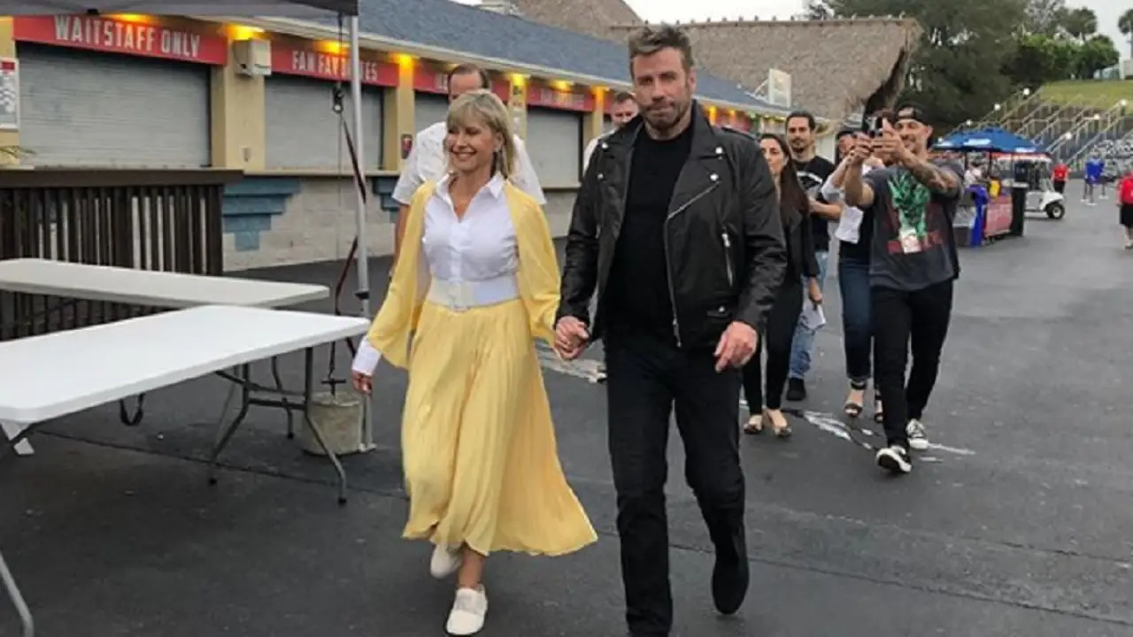 Imagen Olivia Newton-John y John Travolta vestidos de Sandy Olsson y Danny Zuko Imagen Olivia Newton-John y John Travolta vestidos de Sandy Olsson y Danny Zuko