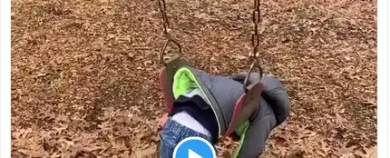 Tuit viral de un niño en un columpio Tuit viral de un niño en un columpio