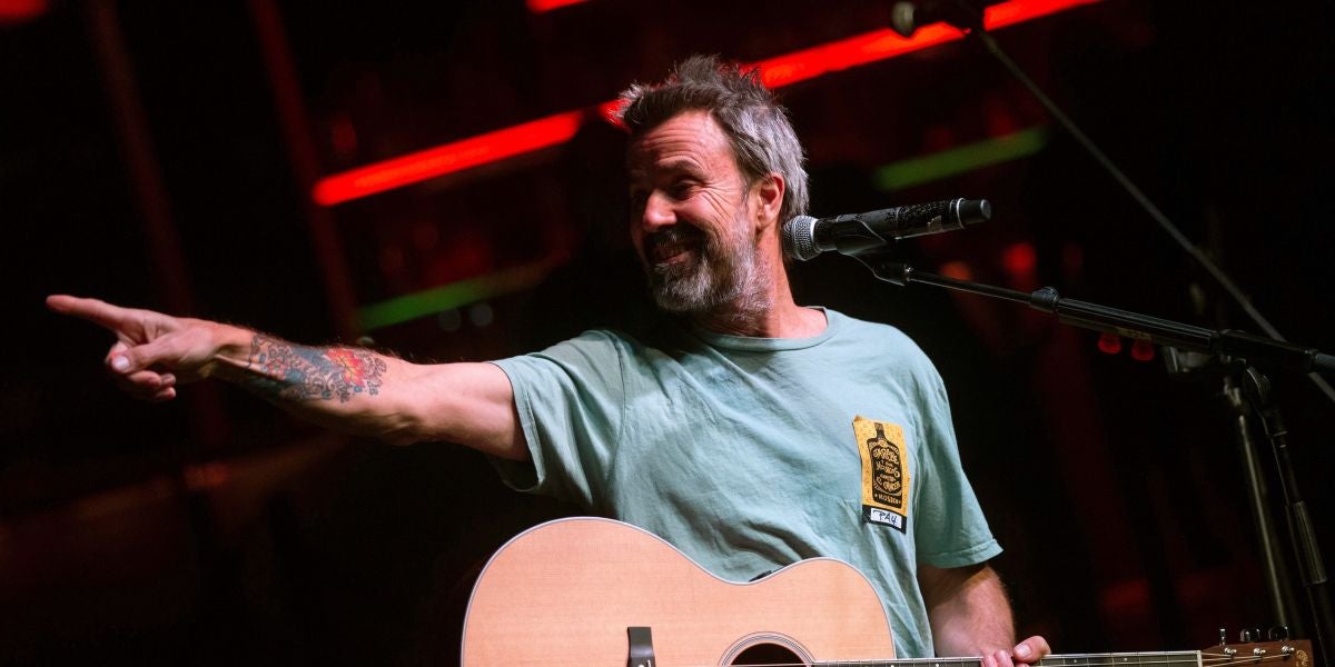 Pau Donés en el concierto 'Jarabe y Sus Músicos Contra el Cáncer'