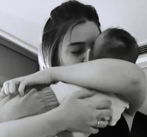 Laura Escanes con su hija Roma Laura Escanes con su hija Roma