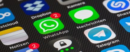 La app WhatsApp en un móvil
